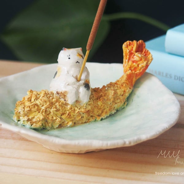 Incense Saucer - Fishermeow on Shrimp Tempura (Hanako the cat)