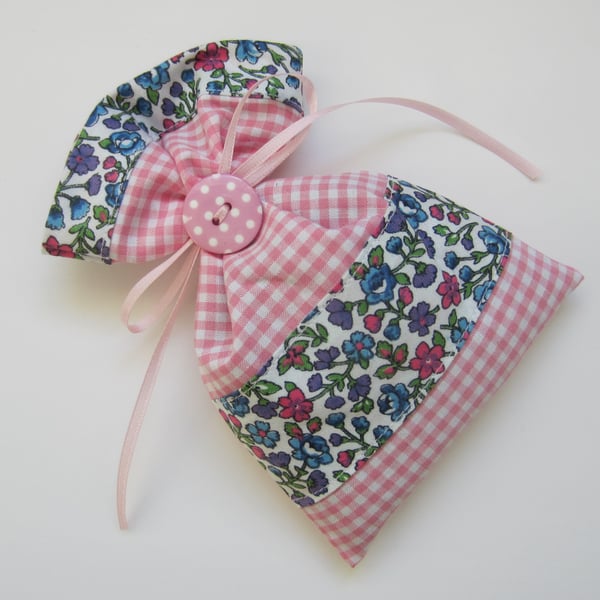 SALE Pink Gingham and Floral Lavender Drawer Sachet % to Ukraine