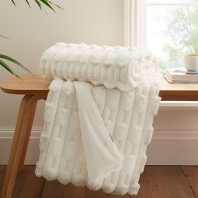 Bianca So Soft Carved Faux Fur Throw 150cm x 200cm Bianca So Soft Carved Faux Fur Throw 150cm x 200cm